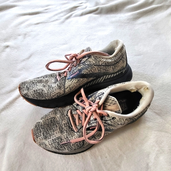 Brooks Adrenaline Sneaker Pink 9 - Picture 4 of 15